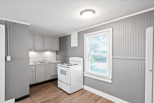 420 Lafayette Rd Apt B, Clarksville, TN 37042