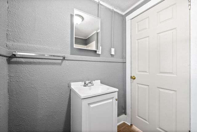 420 Lafayette Rd Apt B, Clarksville, TN 37042