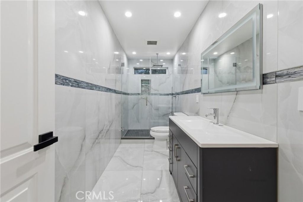 10112 Scoville, Sunland (los Angeles), CA 91040