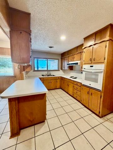 938 COUNTY RD 3341, Paradise, TX 76073