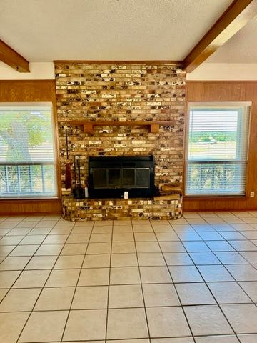 938 COUNTY RD 3341, Paradise, TX 76073
