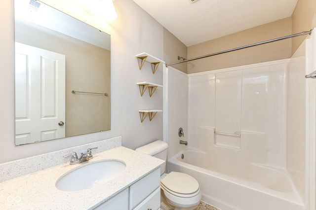 13069 Raritan Drive, Fishers, IN 46038