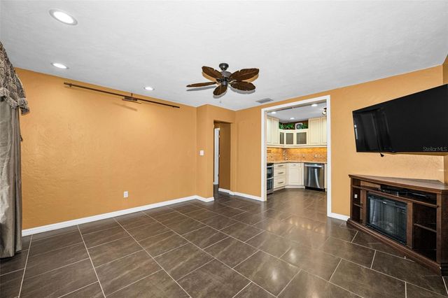6701 ORCHARD DRIVE N, St Petersburg, FL 33702