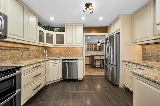 6701 ORCHARD DRIVE N, St Petersburg, FL 33702