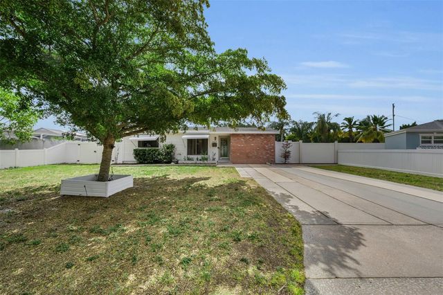6701 ORCHARD DRIVE N, St Petersburg, FL 33702