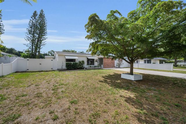 6701 ORCHARD DRIVE N, St Petersburg, FL 33702