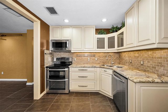 6701 ORCHARD DRIVE N, St Petersburg, FL 33702
