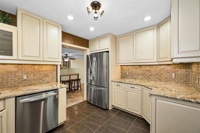 6701 ORCHARD DRIVE N, St Petersburg, FL 33702