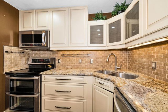 6701 ORCHARD DRIVE N, St Petersburg, FL 33702