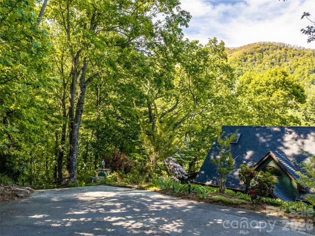 8 White Birch Court 424, Black Mountain, NC 28711