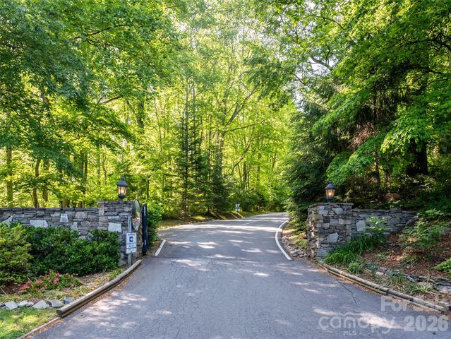 8 White Birch Court 424, Black Mountain, NC 28711