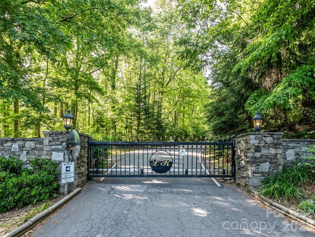 8 White Birch Court 424, Black Mountain, NC 28711