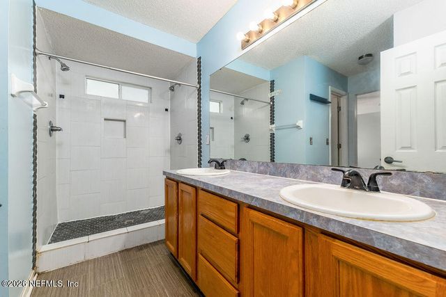 3317 CANCUN Drive E, Jacksonville, FL 32225