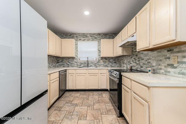 3317 CANCUN Drive E, Jacksonville, FL 32225