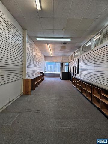 10 N Washington Avenue, Bergenfield, NJ 07417