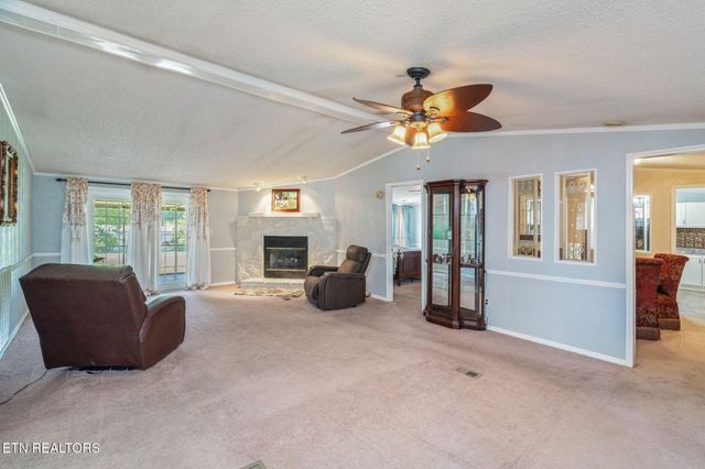127 Lakeview Cove Drive, Loudon, TN 37774