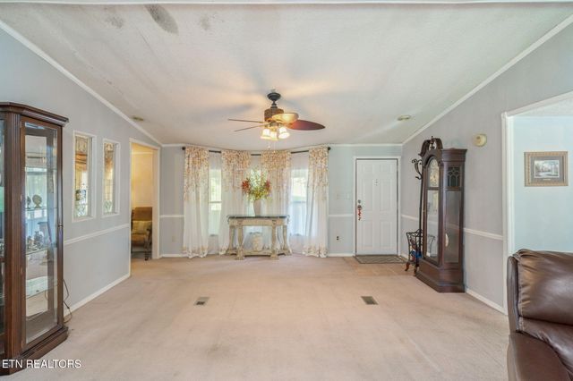 127 Lakeview Cove Drive, Loudon, TN 37774