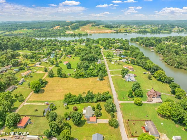 127 Lakeview Cove Drive, Loudon, TN 37774