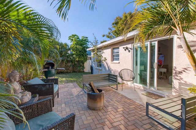 1688 TAYLOR LAKE CIRCLE, Largo, FL 33778