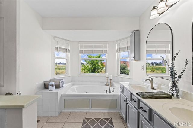 1225 Briarchase Drive, Lake St Louis, MO 63367