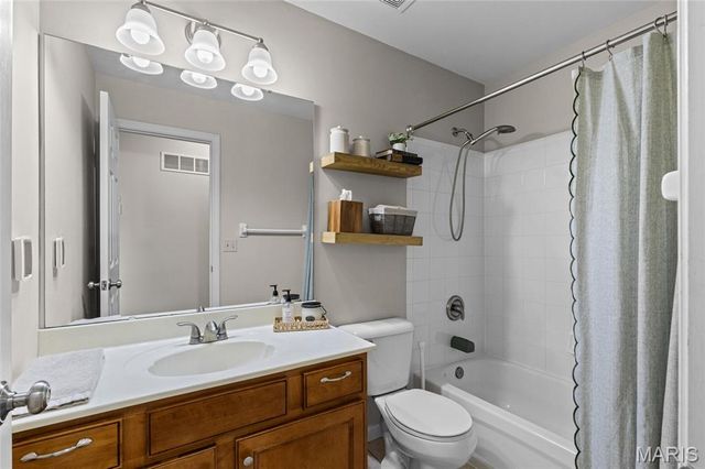 1225 Briarchase Drive, Lake St Louis, MO 63367