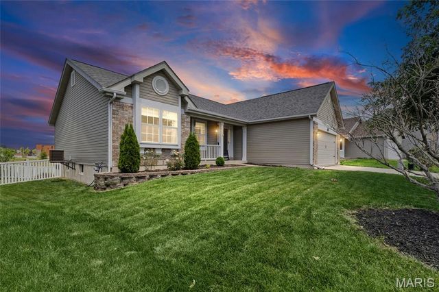 1225 Briarchase Drive, Lake St Louis, MO 63367