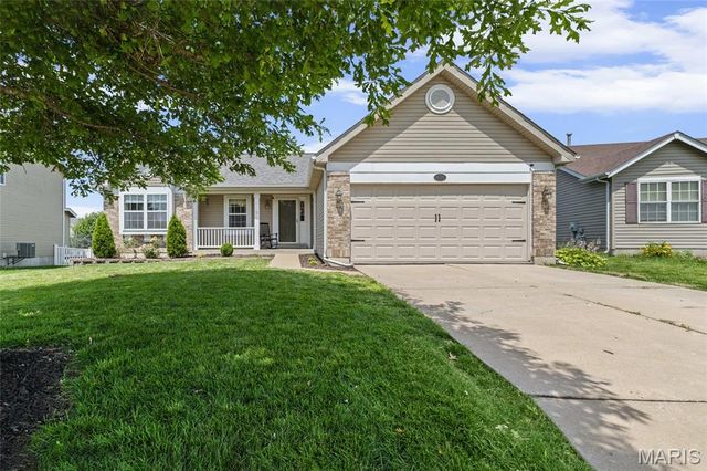 1225 Briarchase Drive, Lake St Louis, MO 63367