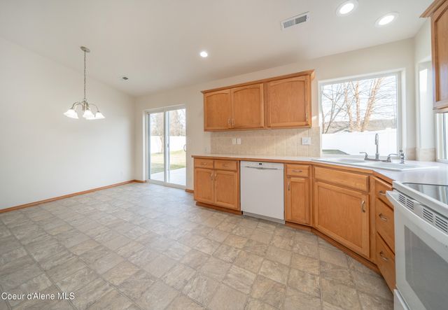 3129 W VERSAILLES DR, Coeur D'alene, ID 83815