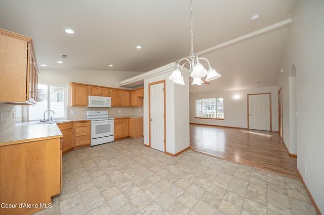 3129 W VERSAILLES DR, Coeur D'alene, ID 83815