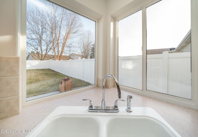 3129 W VERSAILLES DR, Coeur D'alene, ID 83815