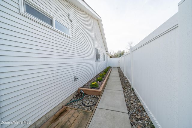 3129 W VERSAILLES DR, Coeur D'alene, ID 83815