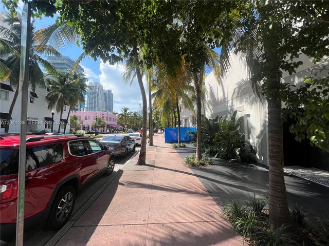 220 Collins Ave 3B, Miami Beach, FL 33139