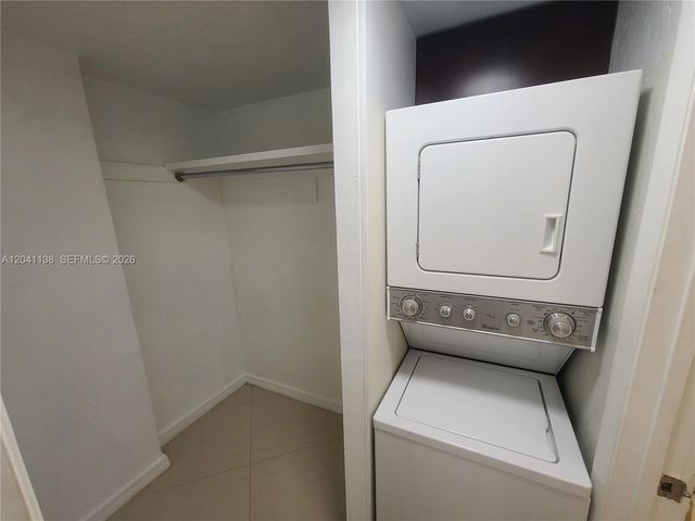 220 Collins Ave 3B, Miami Beach, FL 33139