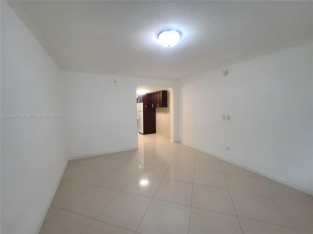 220 Collins Ave 3B, Miami Beach, FL 33139
