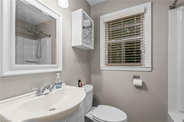 4720 Warner Road, Pfafftown, NC 27040