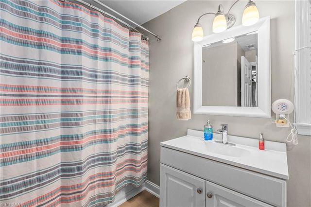 4720 Warner Road, Pfafftown, NC 27040