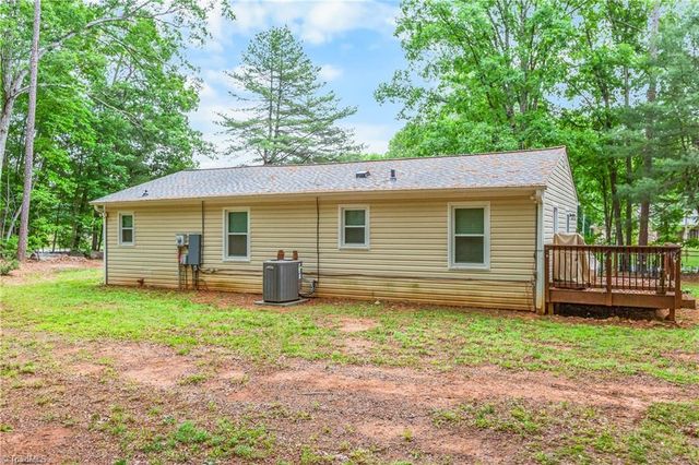 4720 Warner Road, Pfafftown, NC 27040