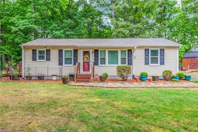 4720 Warner Road, Pfafftown, NC 27040