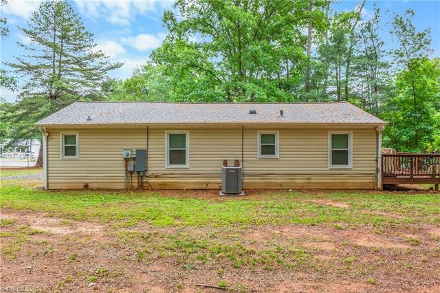 4720 Warner Road, Pfafftown, NC 27040
