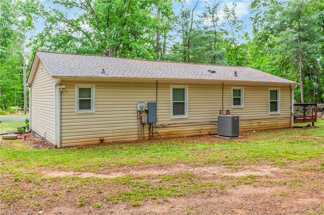 4720 Warner Road, Pfafftown, NC 27040