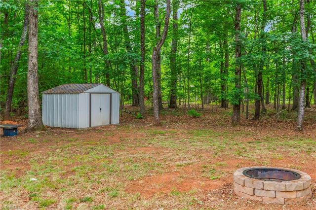 4720 Warner Road, Pfafftown, NC 27040