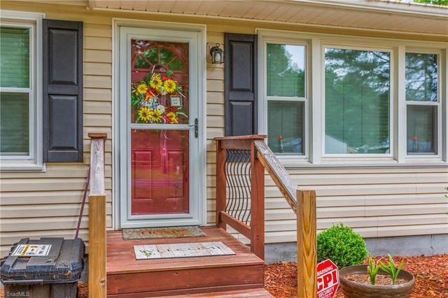 4720 Warner Road, Pfafftown, NC 27040