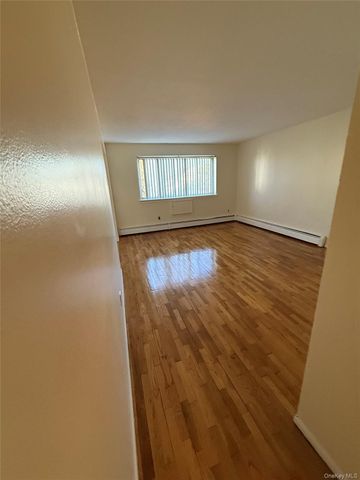 2813 Gunther Avenue, Bronx, NY 10469