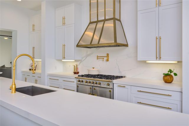 4300 Derrick CV, Spicewood, TX 78669