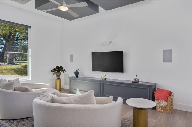 4300 Derrick CV, Spicewood, TX 78669