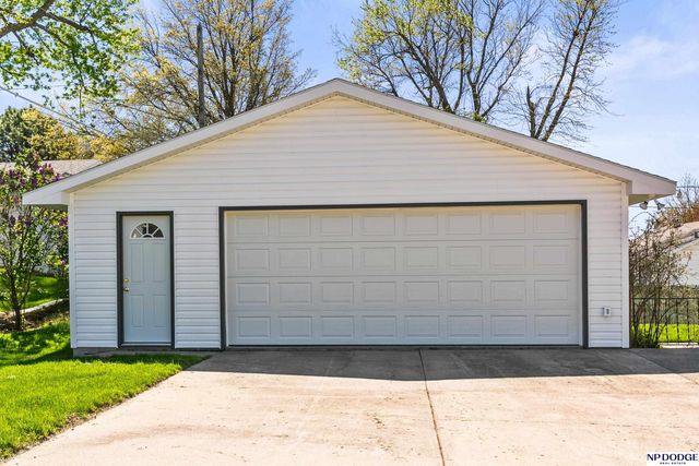 3301 S 122 Street, Omaha, NE 68144