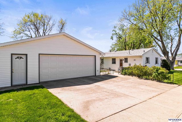 3301 S 122 Street, Omaha, NE 68144