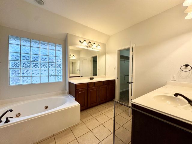 3528 Flat Creek Drive, Plano, TX 75025