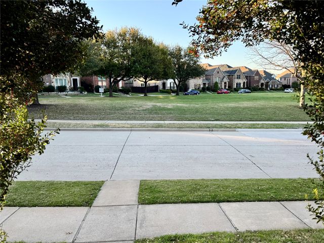 3528 Flat Creek Drive, Plano, TX 75025