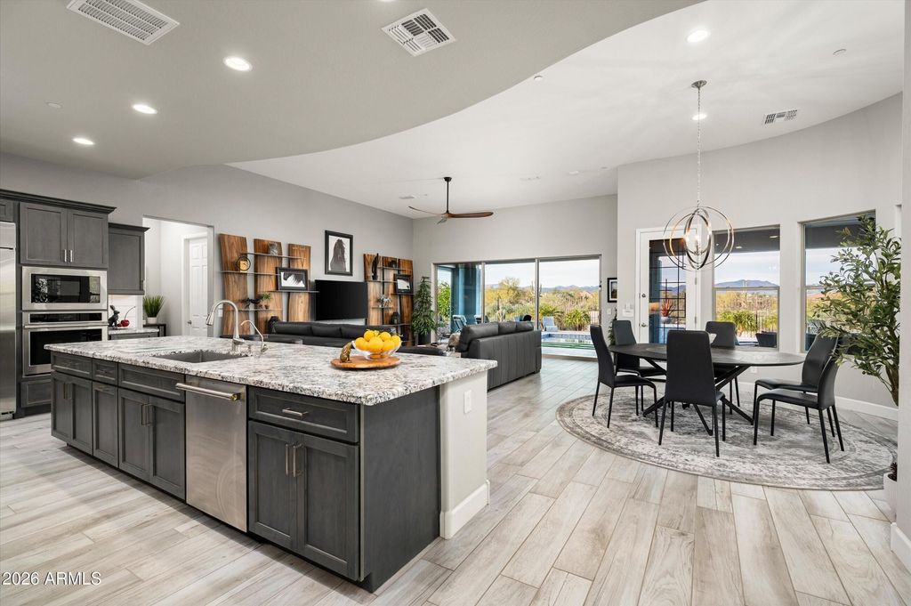 Image 9 of property listing at 17964 E PARIA CANYON Drive, Rio Verde, AZ 85263